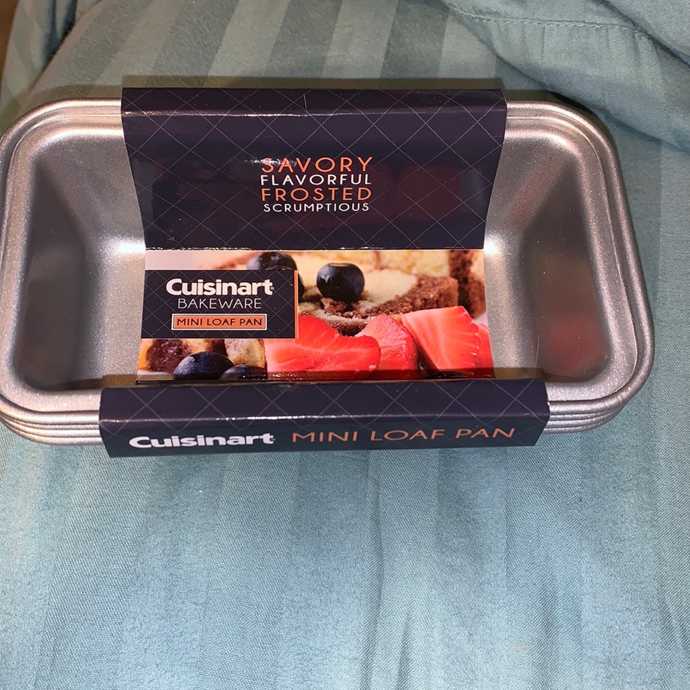 Cuisinart Bakeware Mini Loaf Pan set 4